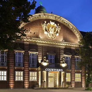 **** Отель Courtyard By Marriott Германия